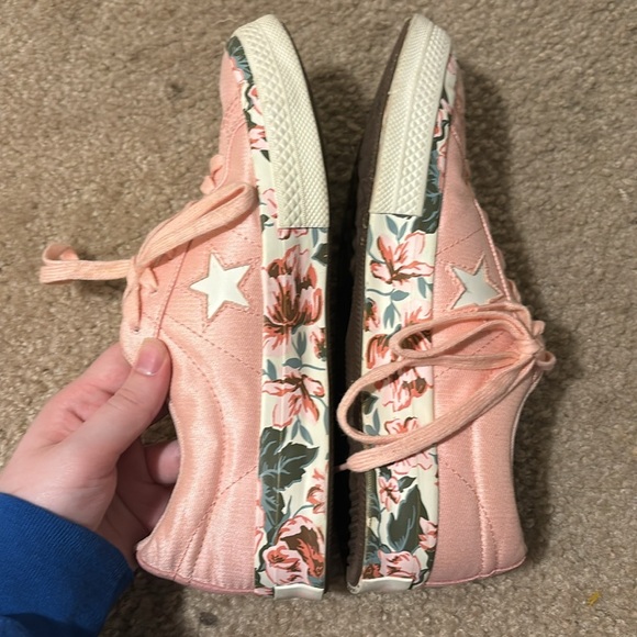 pink floral converse - Picture 6 of 6